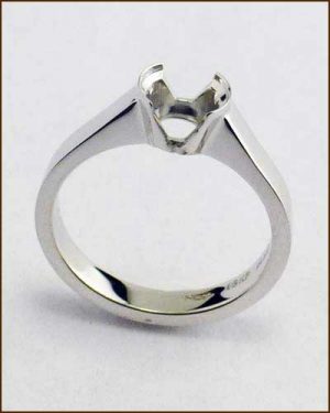 18k White Gold Favored Setting 891-776 side