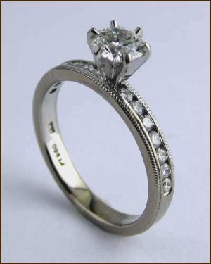 18k Eterne Millegrain Solitaire side