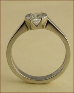 18k Favored Half-Bezel Solitaire side