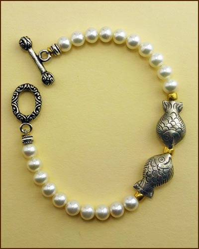 Silver Pearl Fish Bracelet B2001