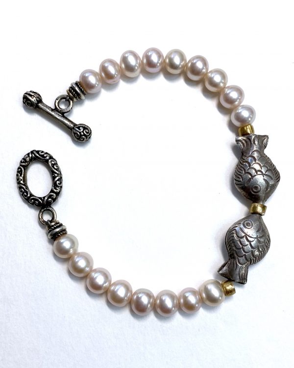 Silver Pearl Fish Bracelet B2001