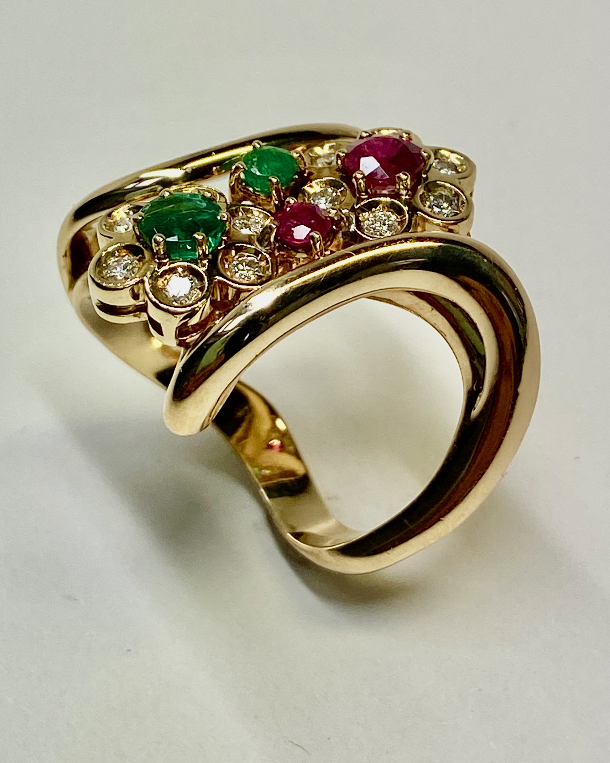 Cabochon Ruby & Emerald Ring - Eleuteri